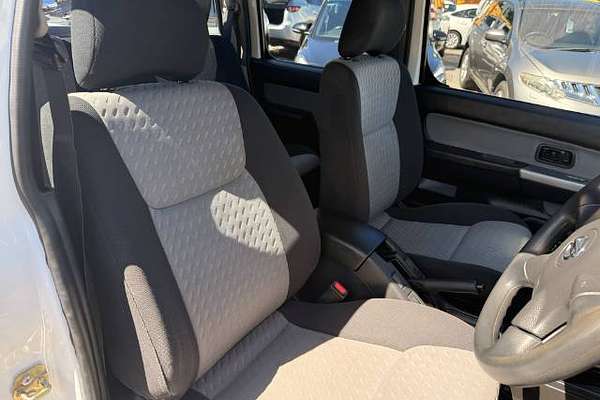 2012 Nissan Navara ST-R Special Edition D22 4X4