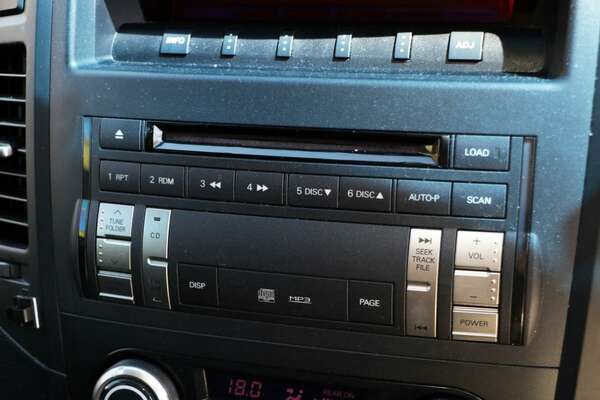 2011 Mitsubishi Pajero GLS NT