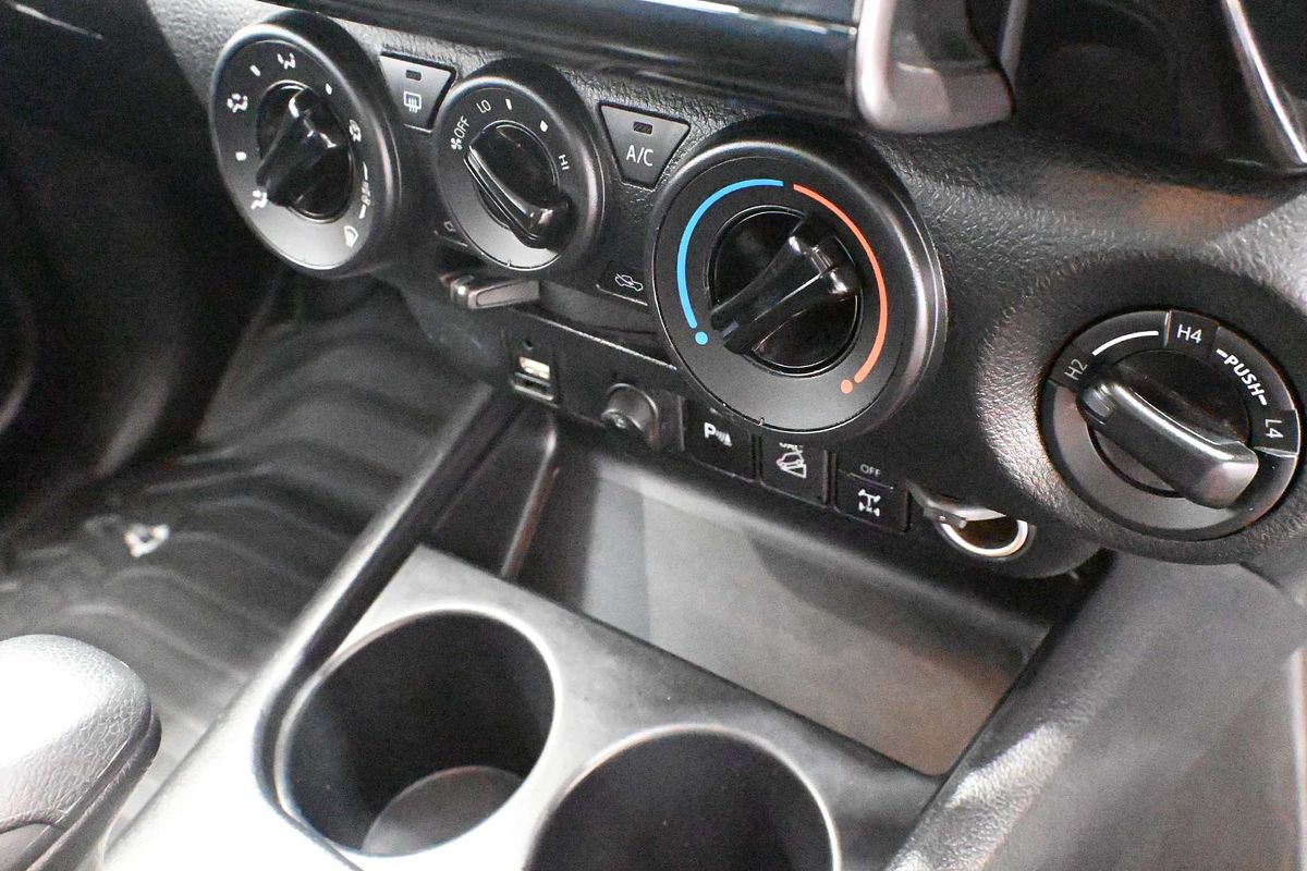 2021 Toyota Hilux SR GUN126R 4X4