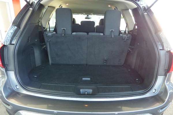 2019 Nissan Pathfinder ST R52 Series III