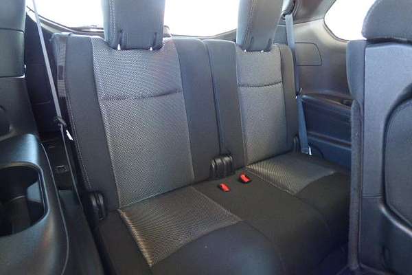 2019 Nissan Pathfinder ST R52 Series III