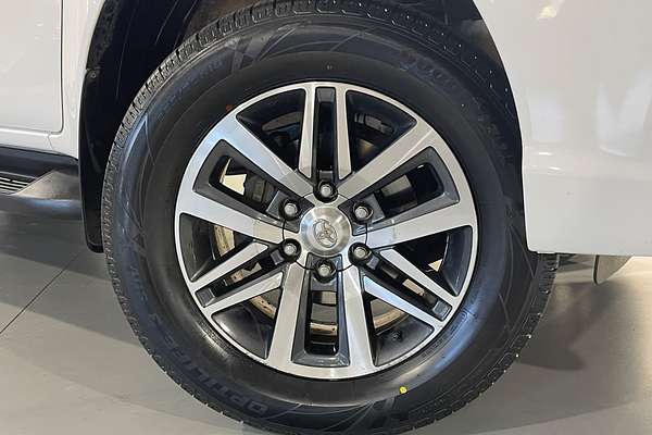2020 Toyota Hilux SR5 GUN126R 4X4