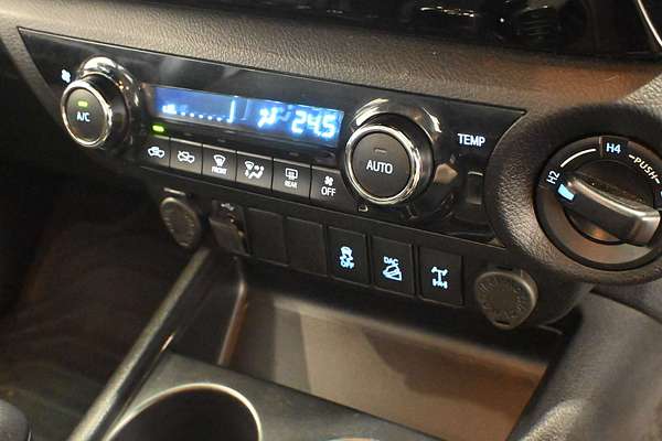 2020 Toyota Hilux SR5 GUN126R 4X4
