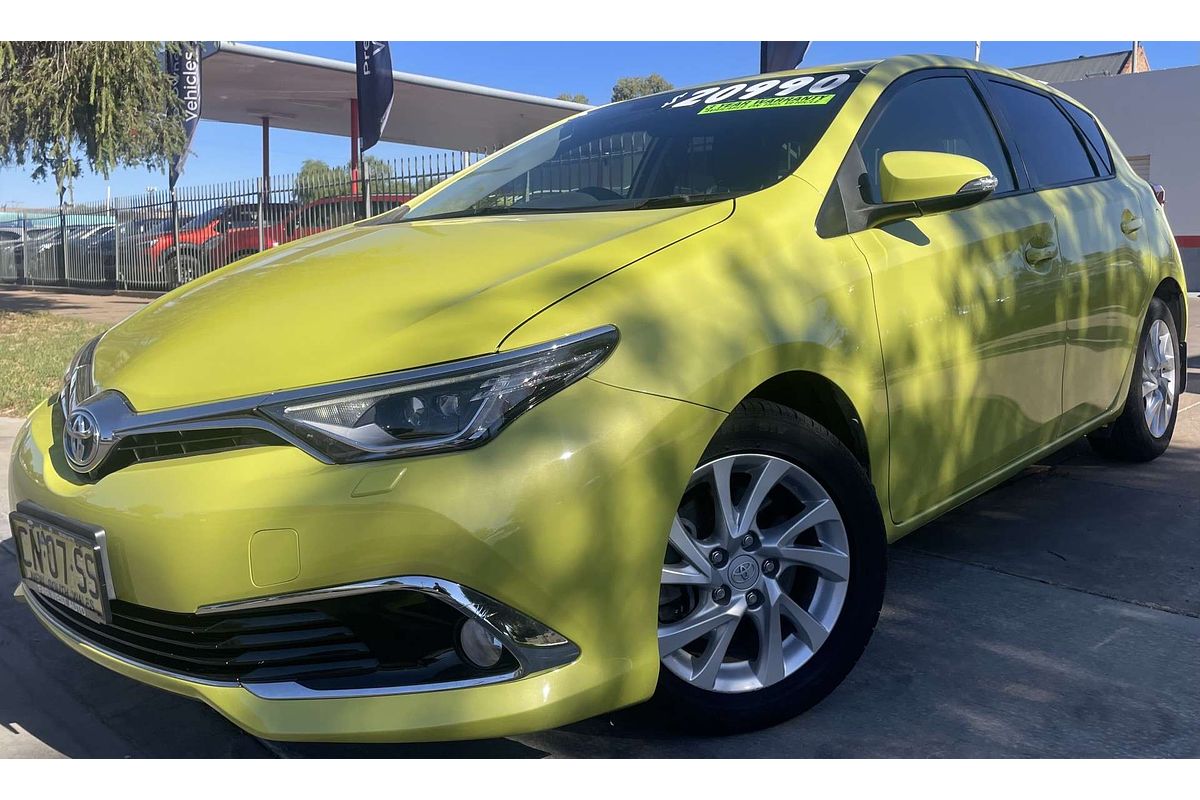 2017 Toyota Corolla Hybrid ZWE186R