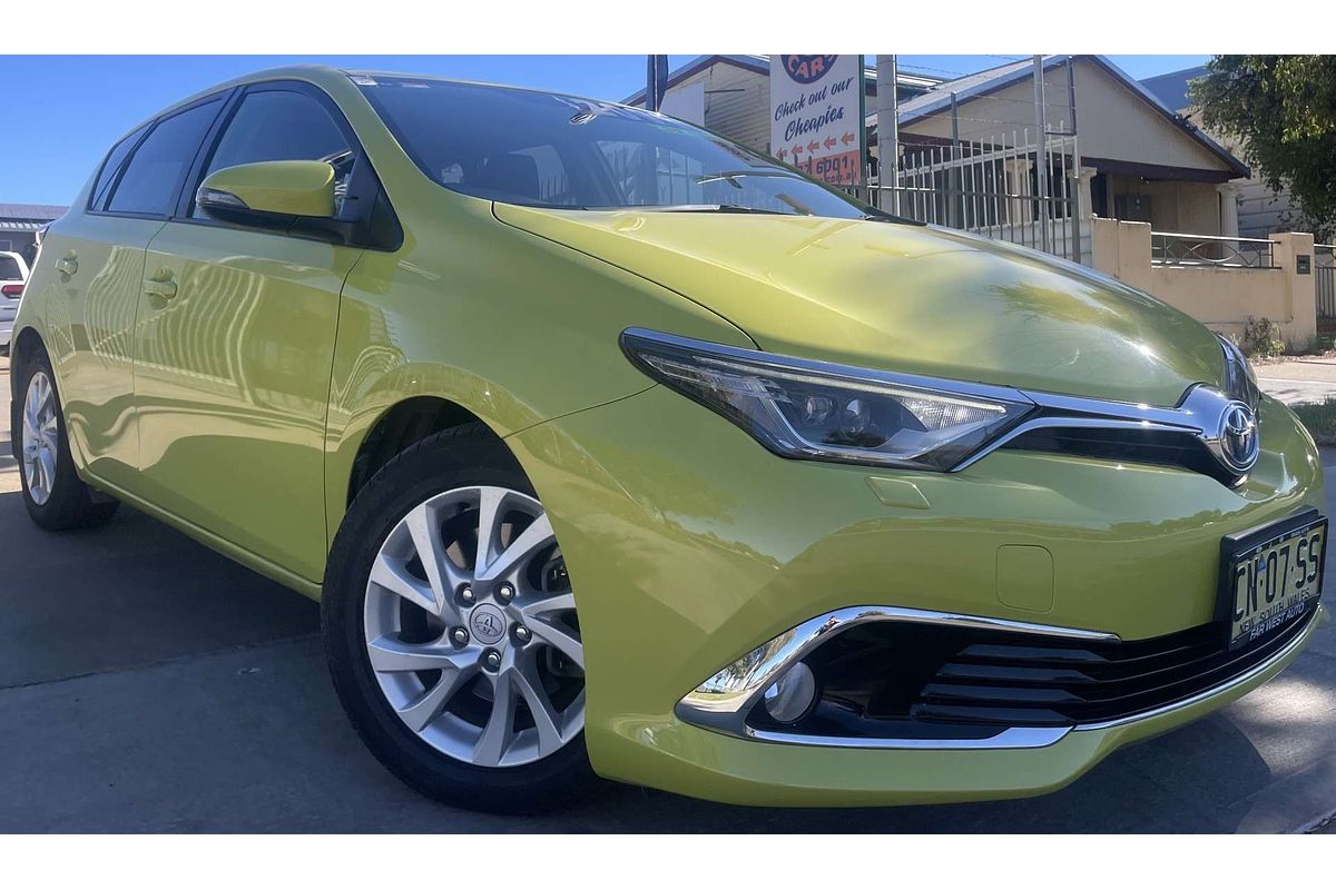 2017 Toyota Corolla Hybrid ZWE186R