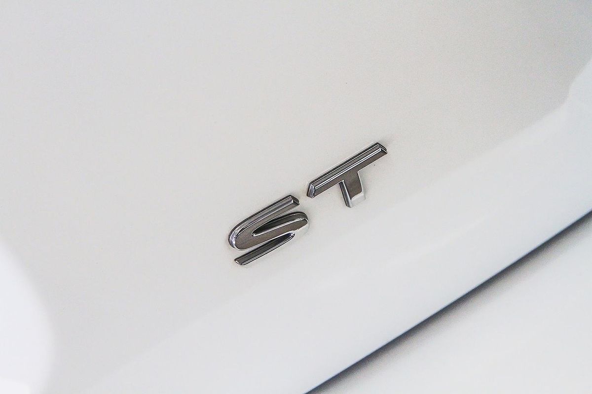 2019 Nissan Pathfinder ST R52 Series III
