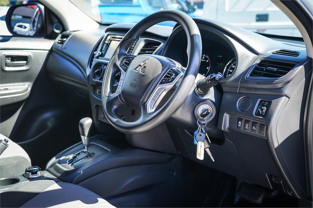 2021 Mitsubishi Triton GLX MR 4X4