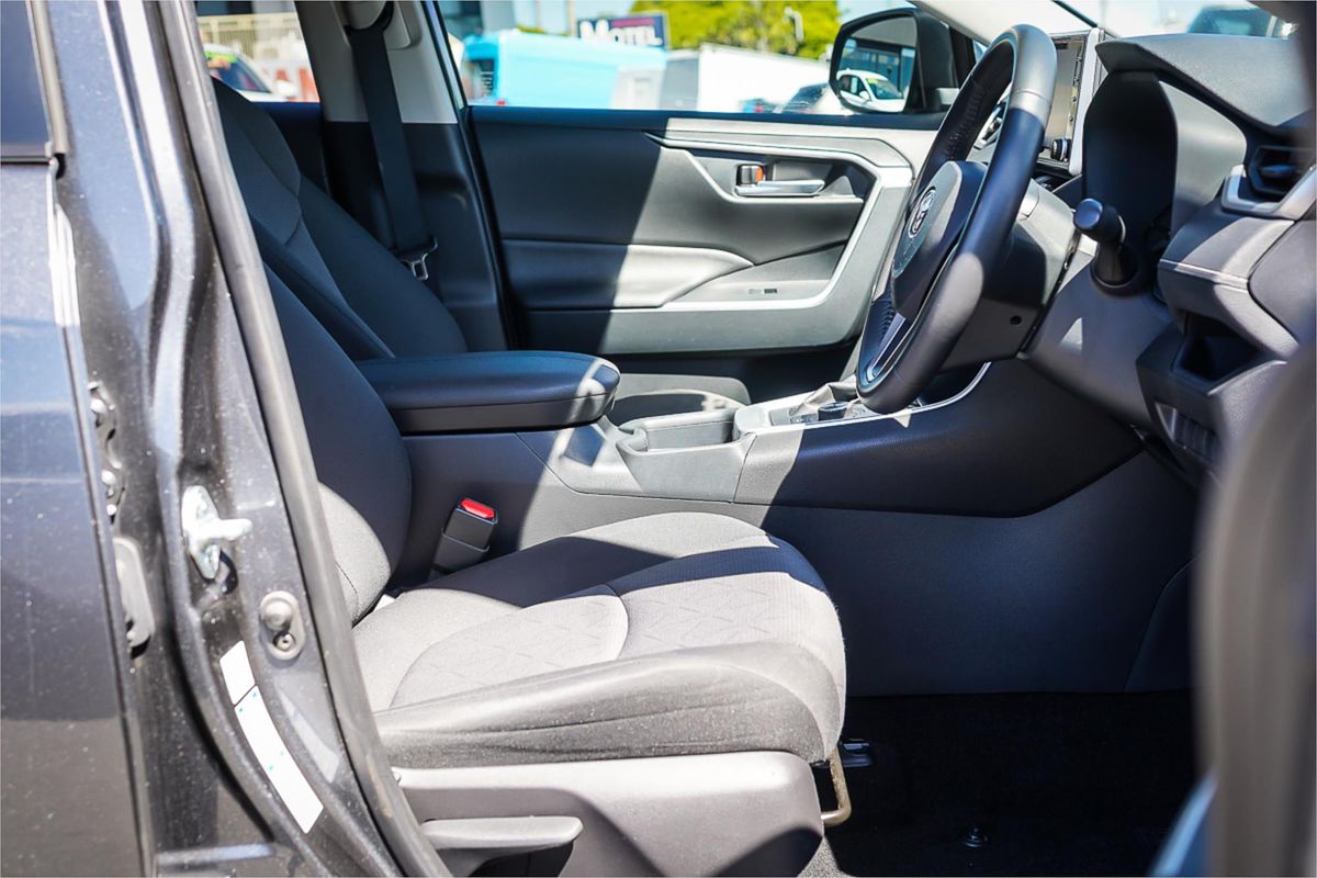 2021 Toyota RAV4 GXL AXAH54R