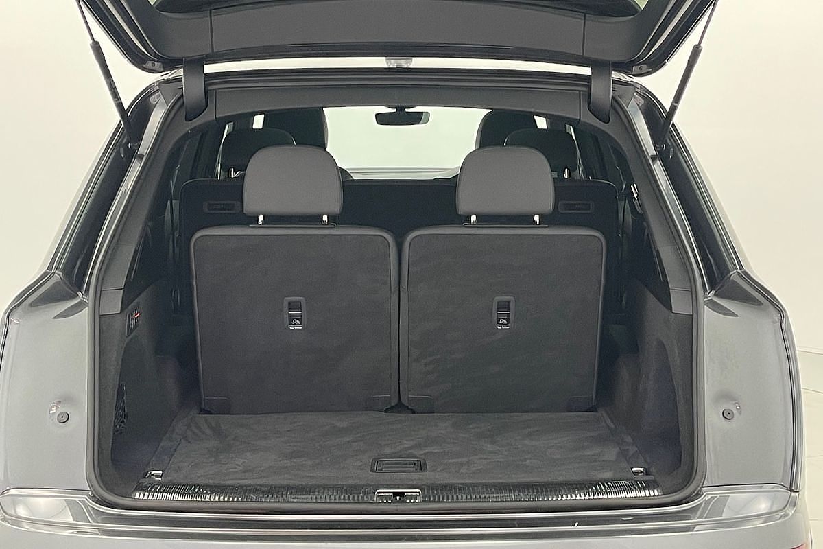 2021 Audi Q7 50 TDI S line 4M