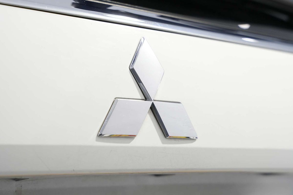 2017 Mitsubishi Outlander LS Safety Pack ZK