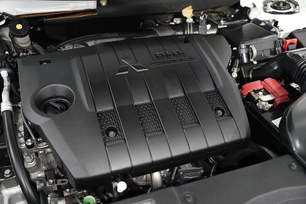 2017 Mitsubishi Outlander LS Safety Pack ZK