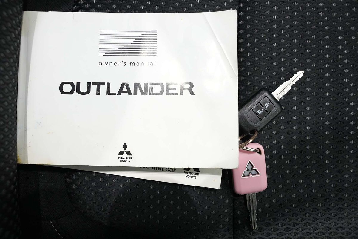 2017 Mitsubishi Outlander LS Safety Pack ZK