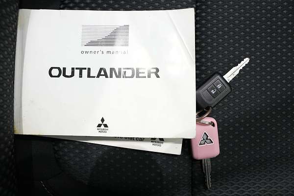2017 Mitsubishi Outlander LS Safety Pack ZK