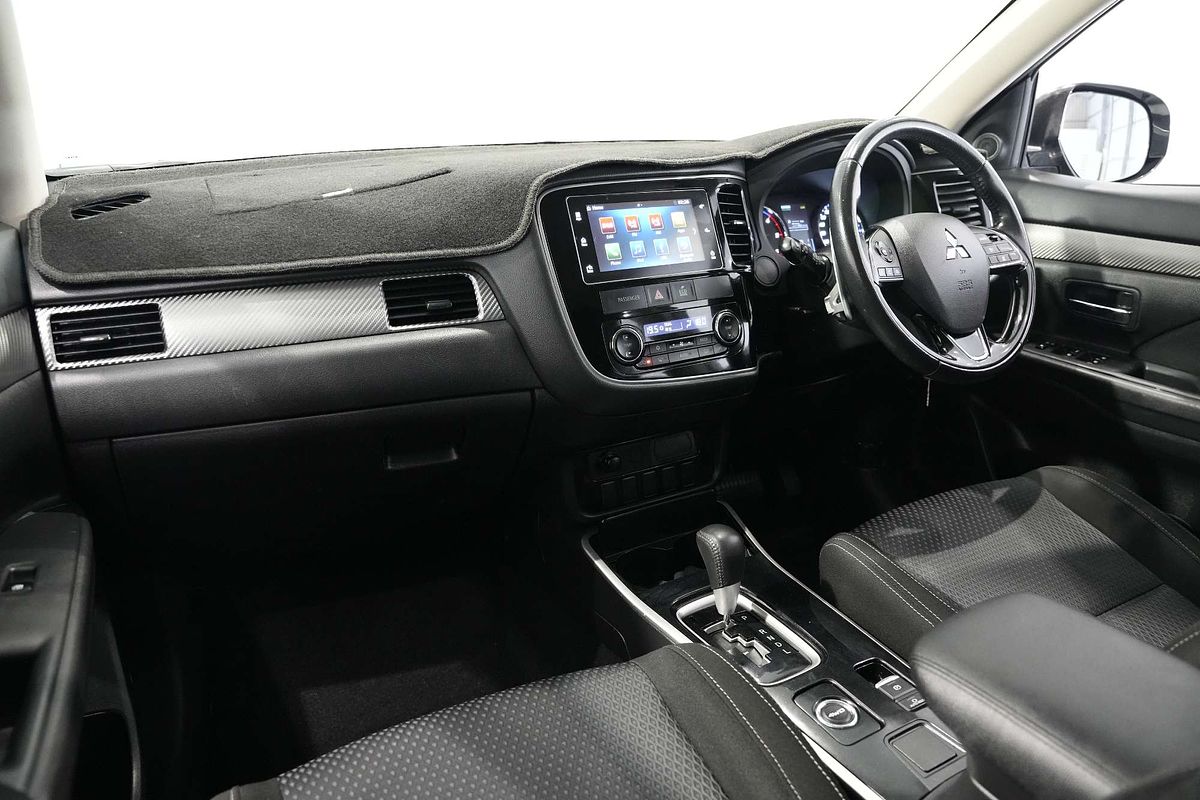 2017 Mitsubishi Outlander LS Safety Pack ZK