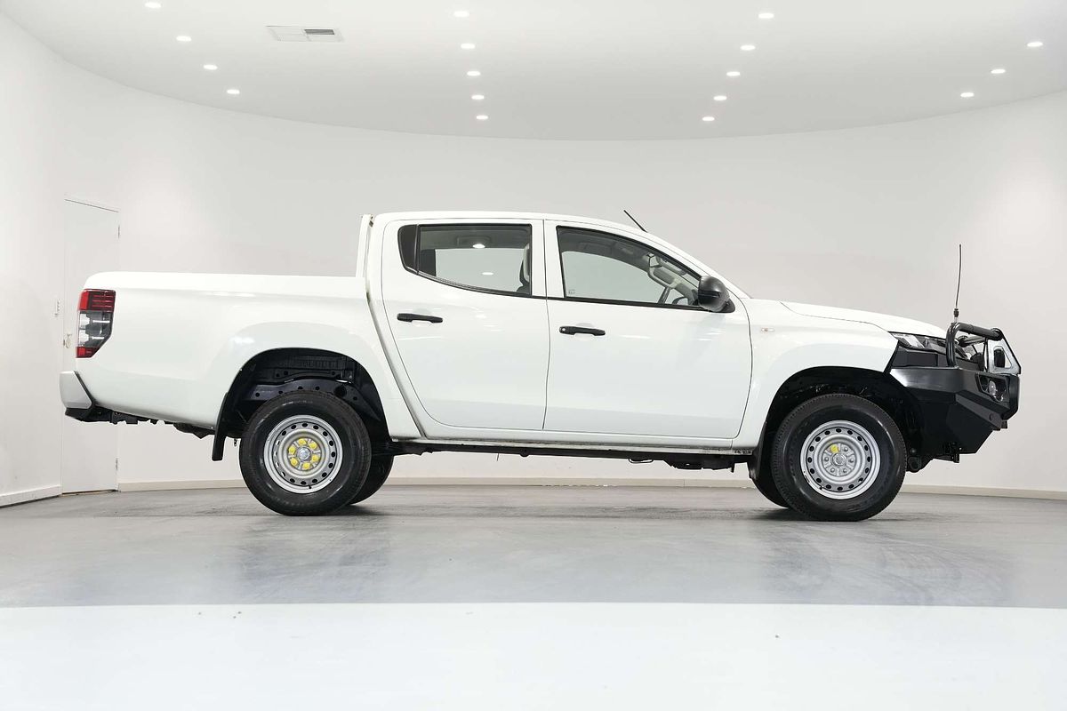 2021 Mitsubishi Triton GLX MR 4X4