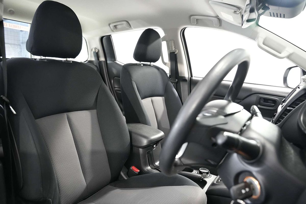 2021 Mitsubishi Triton GLX MR 4X4