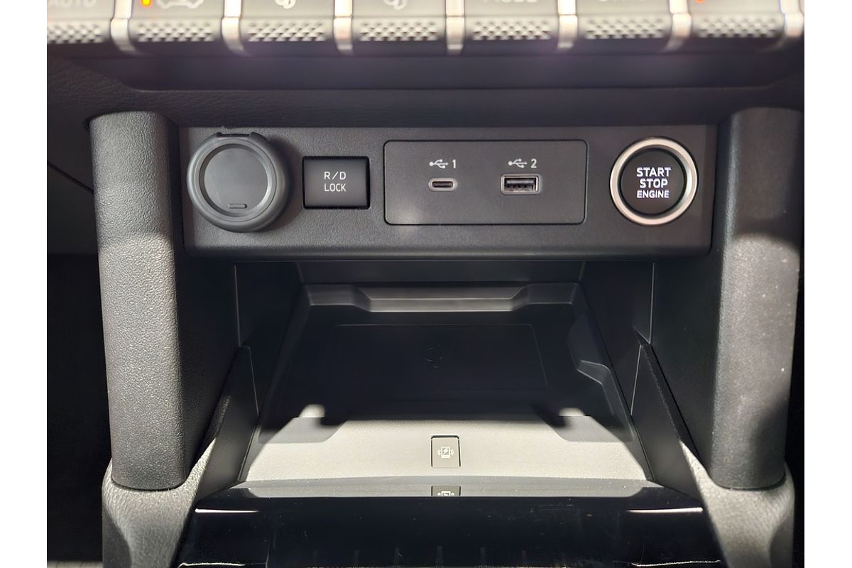 2024 Mitsubishi MV Triton GLS 2.4L D 6A/T 4X4 DC PU