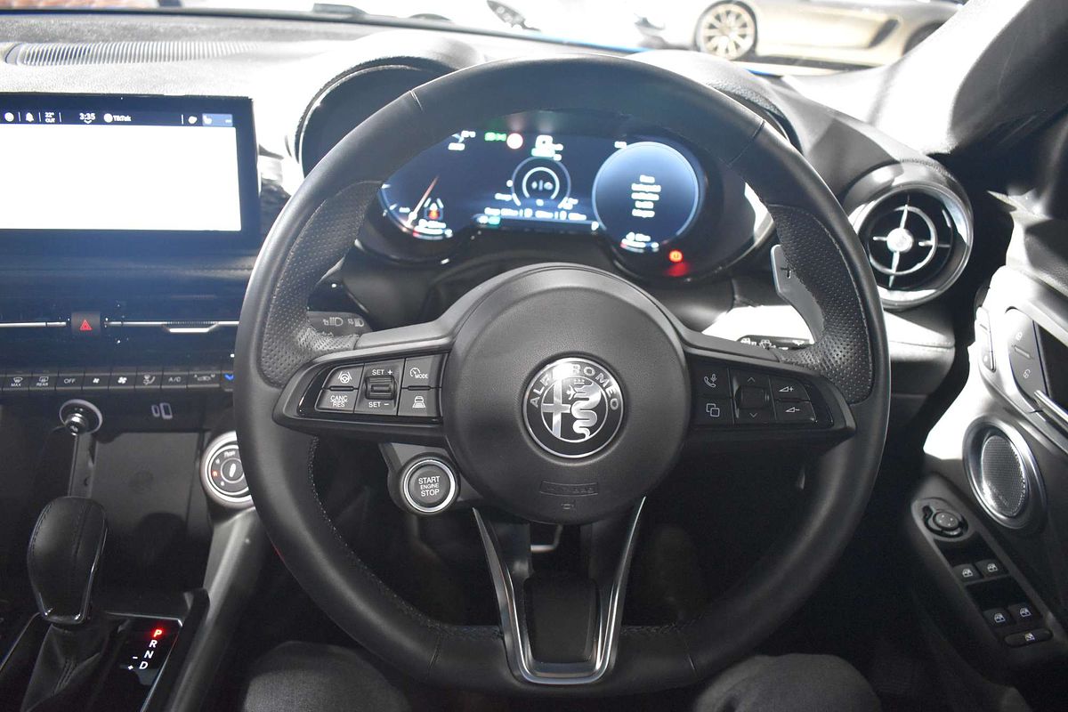 2023 Alfa Romeo Tonale Veloce Plug-In Hybrid
