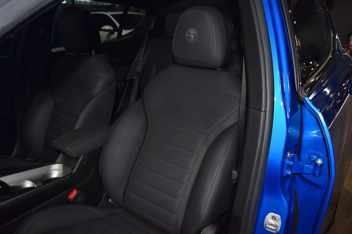 2023 Alfa Romeo Tonale Veloce Plug-In Hybrid