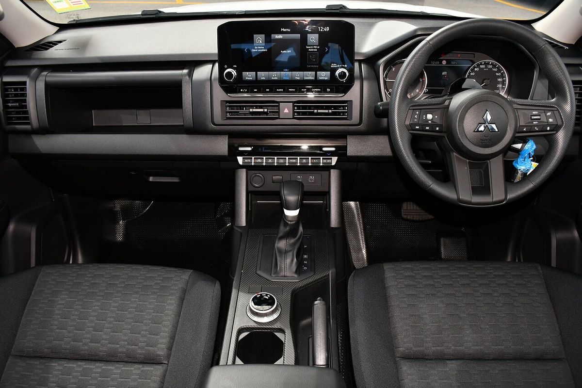 2025 Mitsubishi Triton GLX MV 4X4