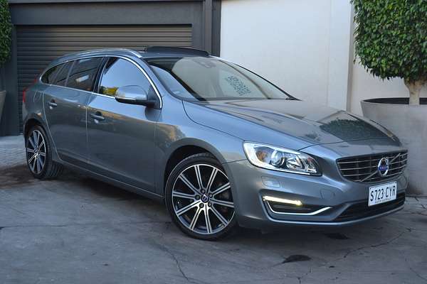 2016 Volvo V60 Cross Country T5 Luxury