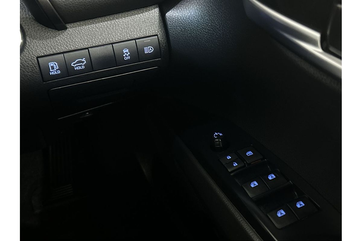 2020 Toyota Camry Ascent Sport AXVH71R