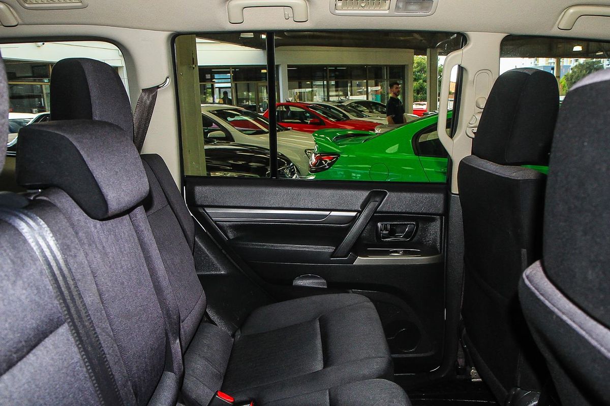 2019 Mitsubishi Pajero GLX NX