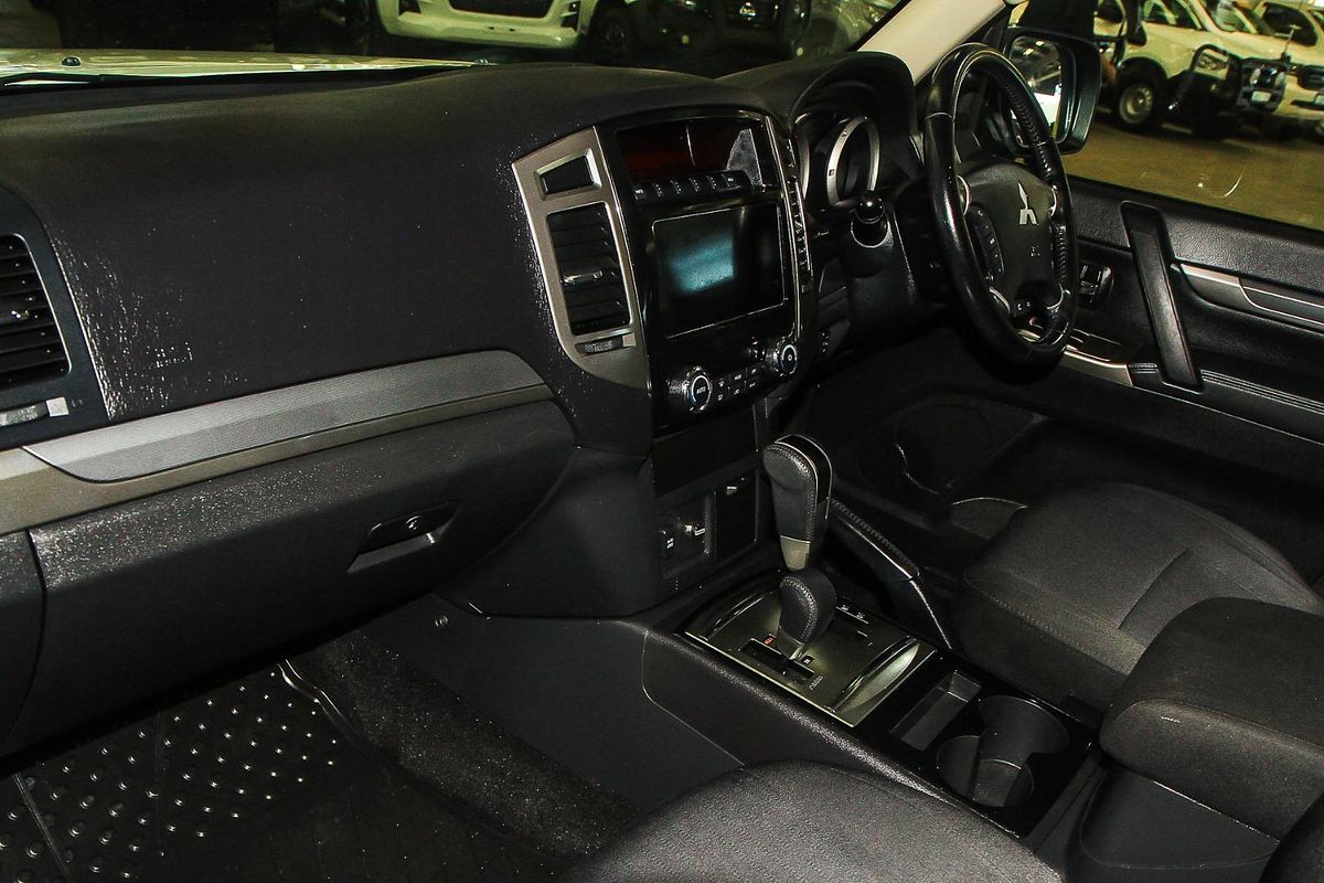 2019 Mitsubishi Pajero GLX NX
