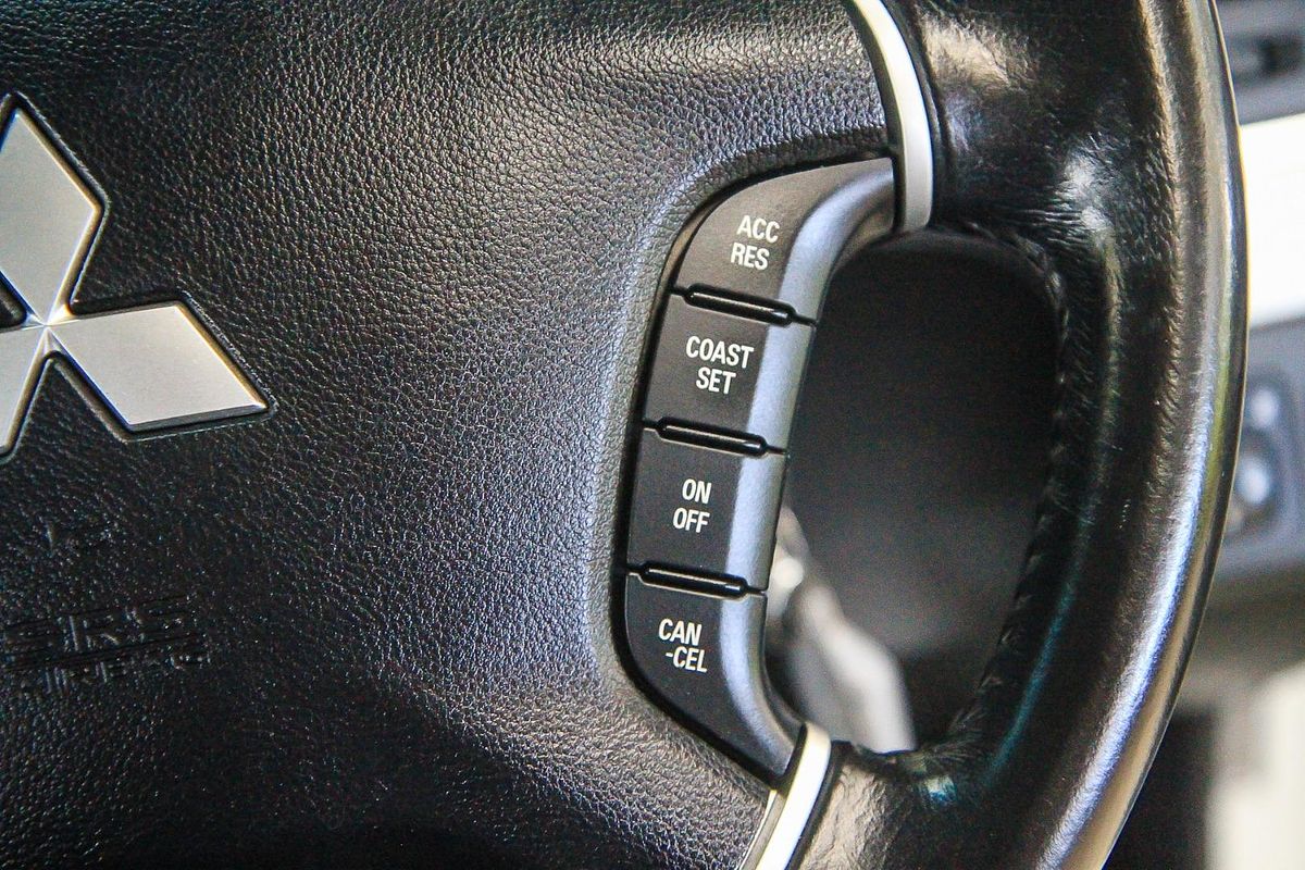 2019 Mitsubishi Pajero GLX NX