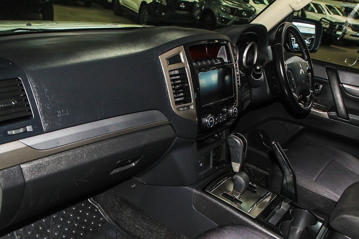 2018 Mitsubishi Pajero GLX NX