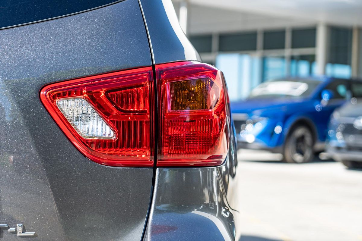 2018 Nissan Pathfinder ST-L R52 Series III