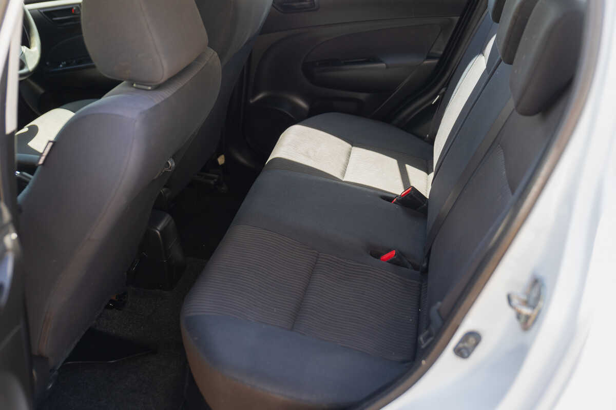 2011 Suzuki Swift GA FZ