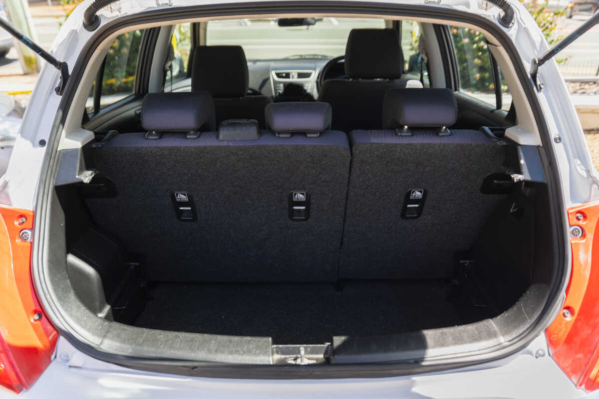 2011 Suzuki Swift GA FZ