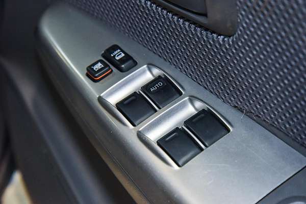 2013 Toyota Hilux SR5 KUN26R 4X4