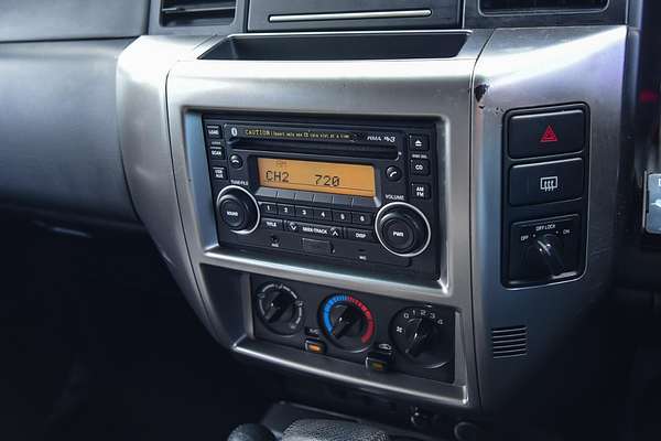 2015 Nissan Patrol ST Y61
