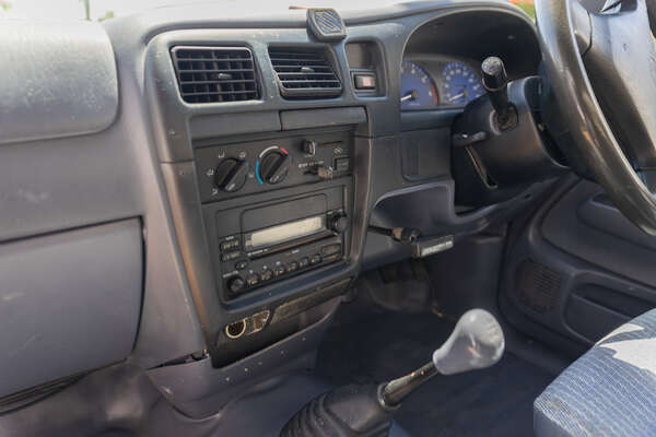 2004 Toyota Hilux  RZN149R Rear Wheel Drive