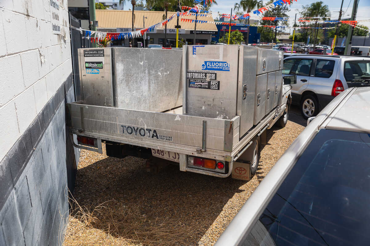 2004 Toyota Hilux  RZN149R Rear Wheel Drive