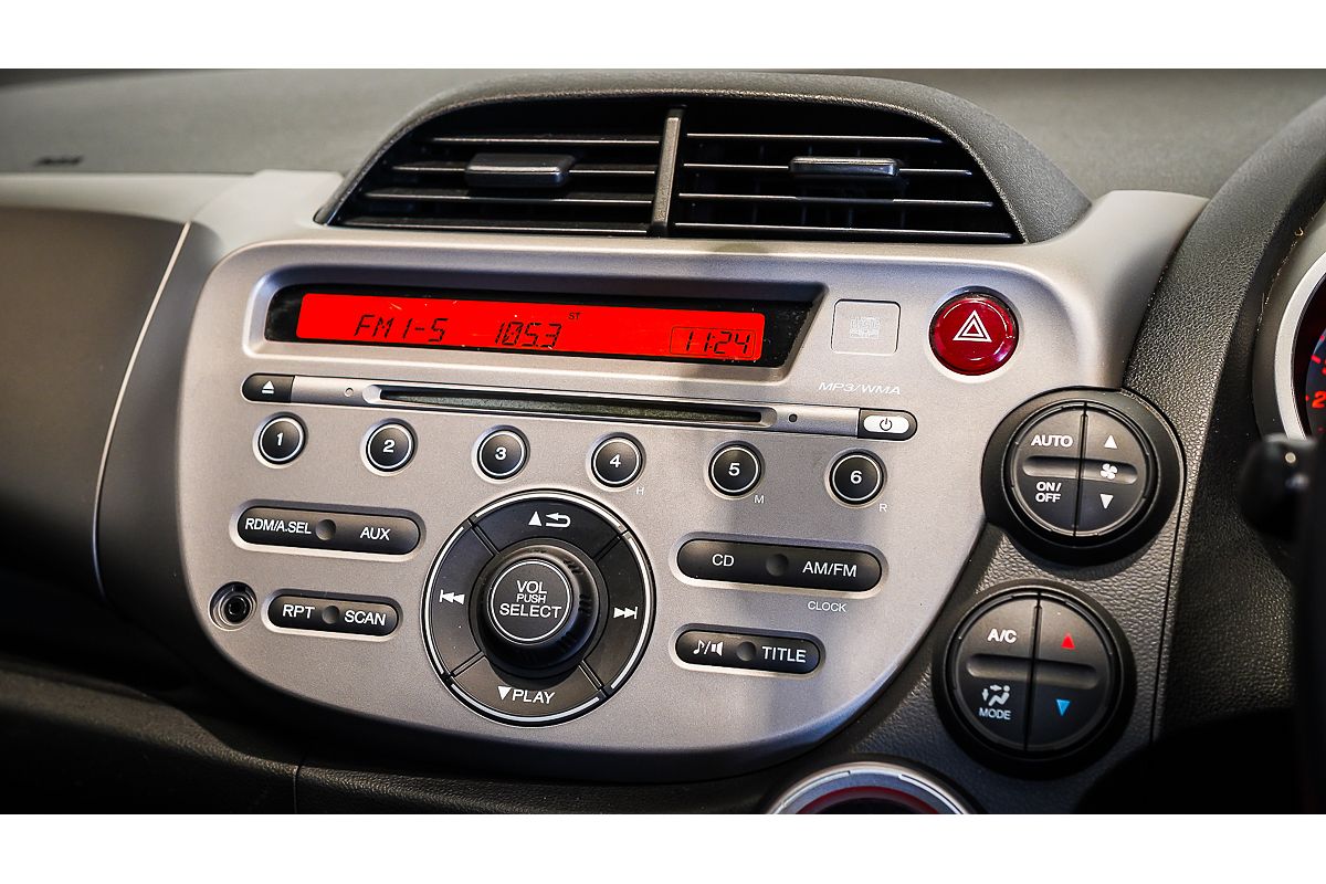 2013 Honda Jazz Vibe-S GE