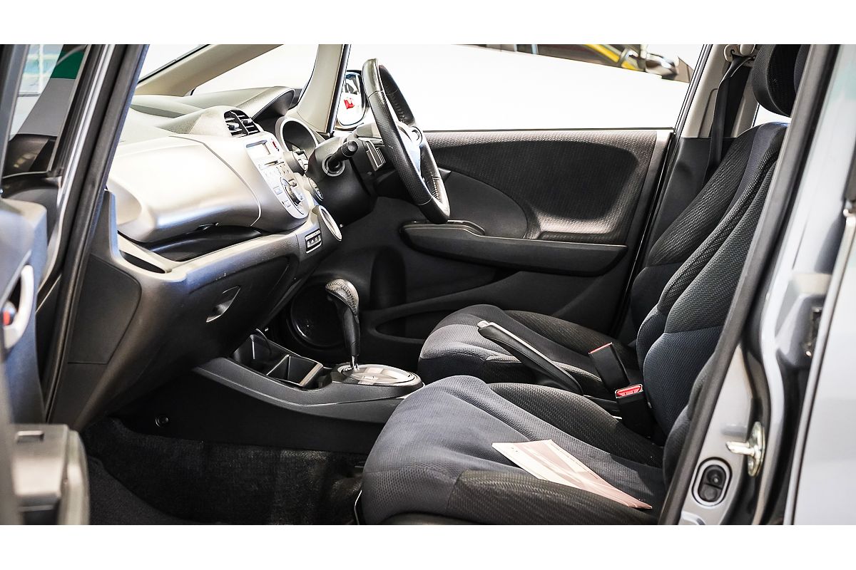 2013 Honda Jazz Vibe-S GE