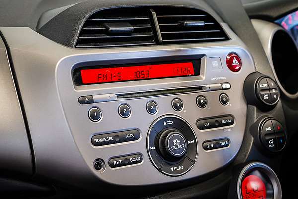2013 Honda Jazz Vibe-S GE
