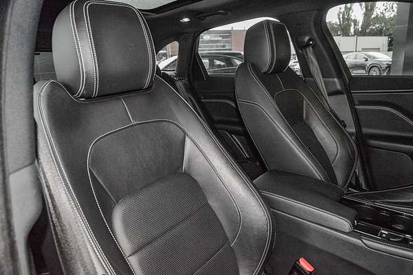 2017 Jaguar F-PACE 30d R-Sport X761