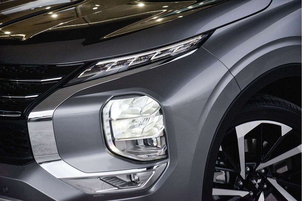 2023 Mitsubishi Outlander Exceed Tourer ZM