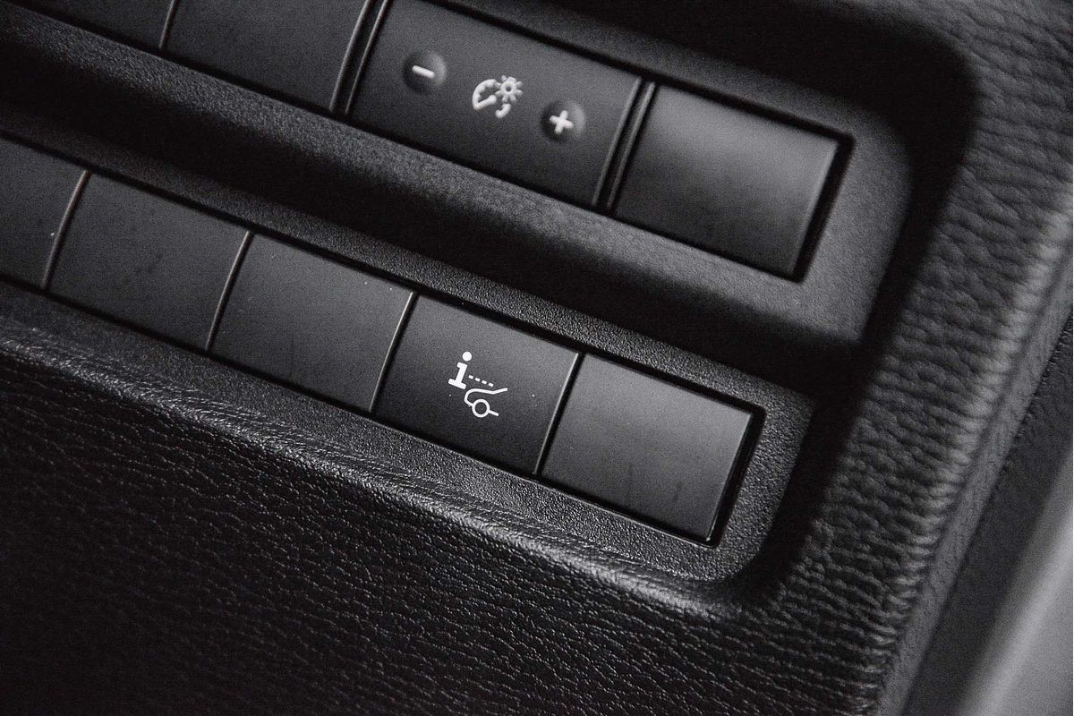 2023 Mitsubishi Outlander Exceed Tourer ZM