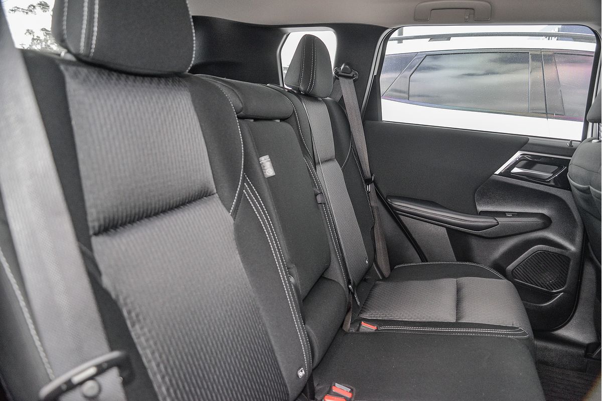 2024 Mitsubishi Outlander PHEV ES ZM
