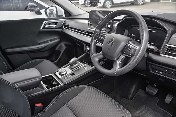 2024 Mitsubishi Outlander PHEV ES ZM