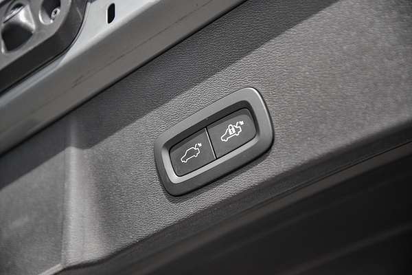 2022 Volvo XC40 Recharge Pure Electric