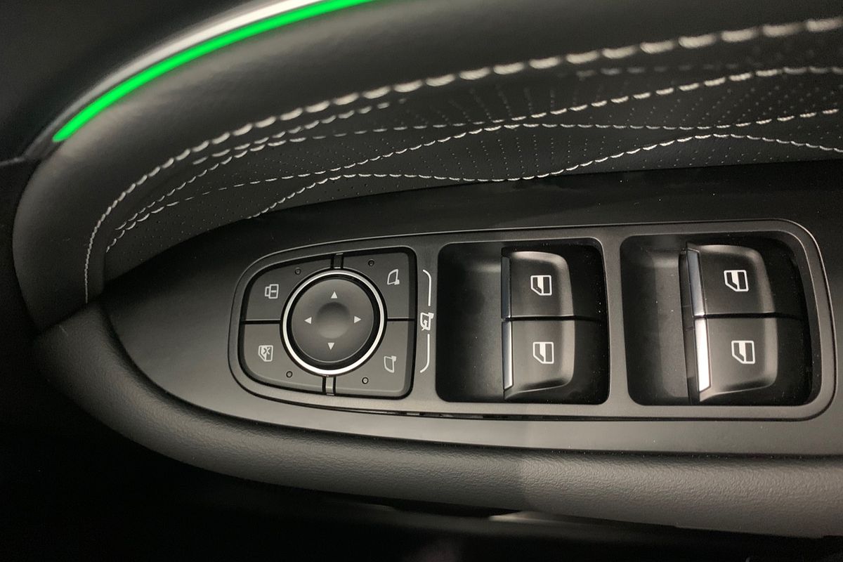 2025 GWM Tank 300 Ultra Hybrid P01