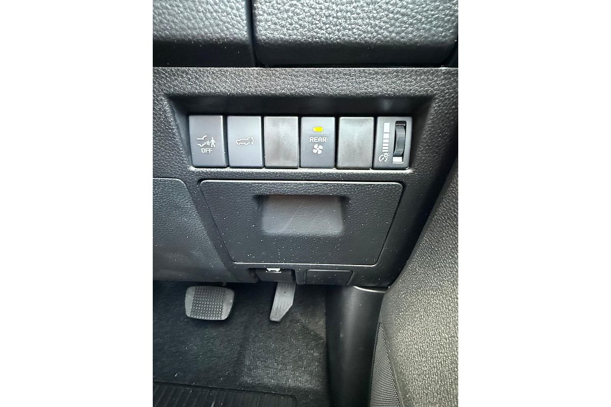 2025 Isuzu MU-X LS-T