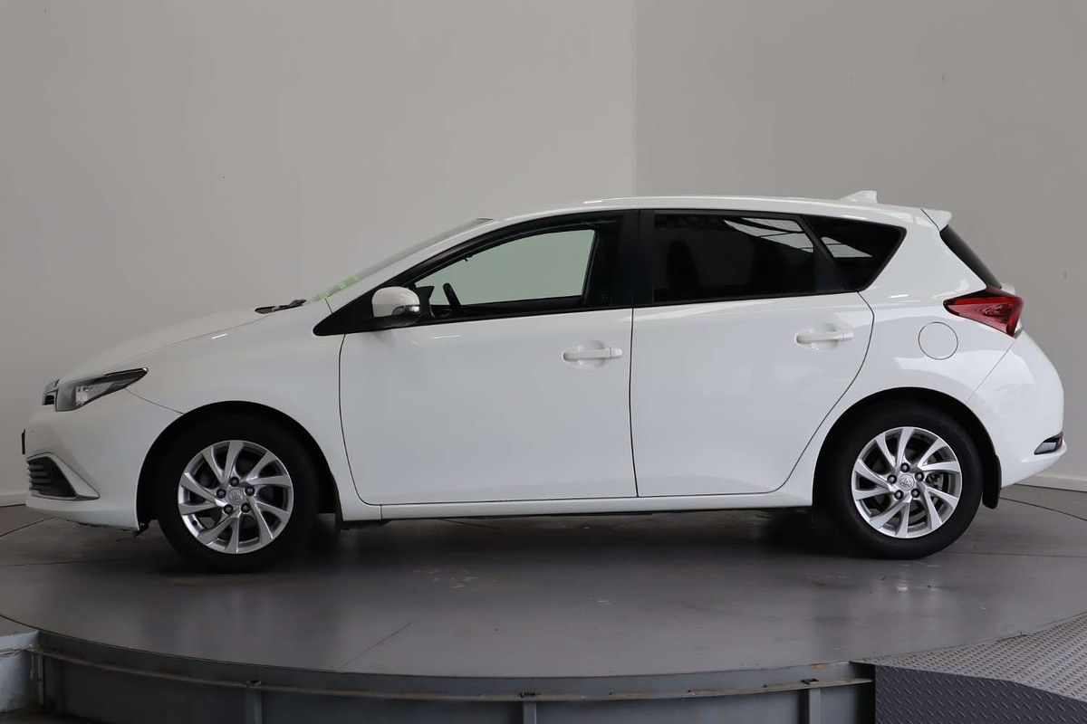 2017 Toyota Corolla Ascent Sport ZRE182R