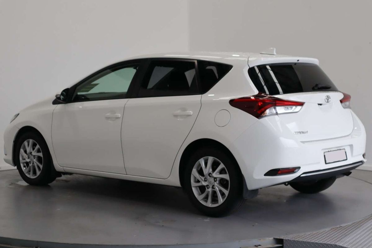 2017 Toyota Corolla Ascent Sport ZRE182R